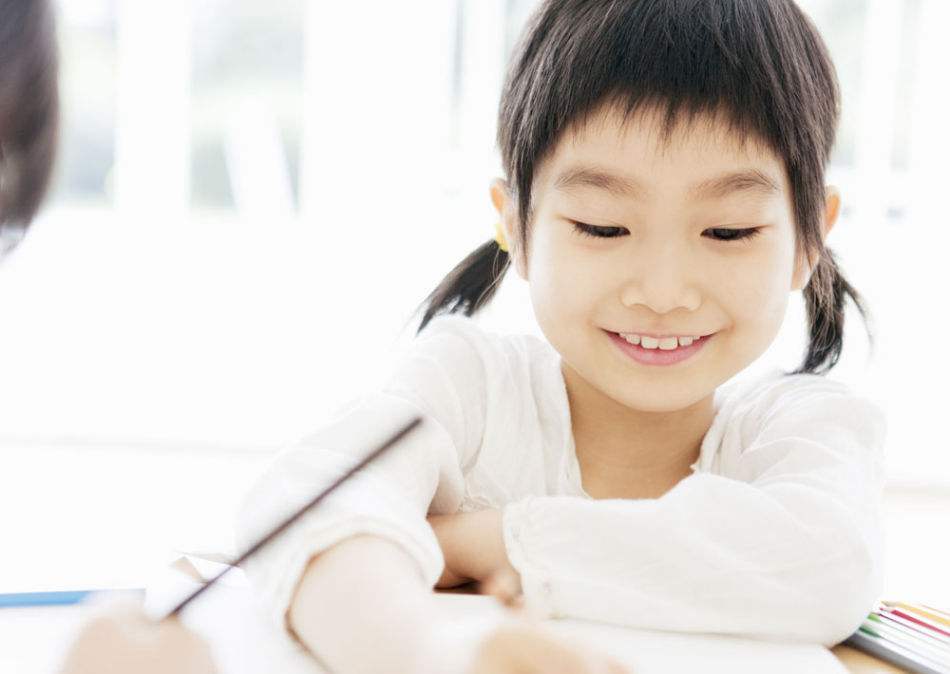 老師獎(jiǎng)勵(lì)貼紙給到孩子，會(huì)使孩子感到驕傲嗎?